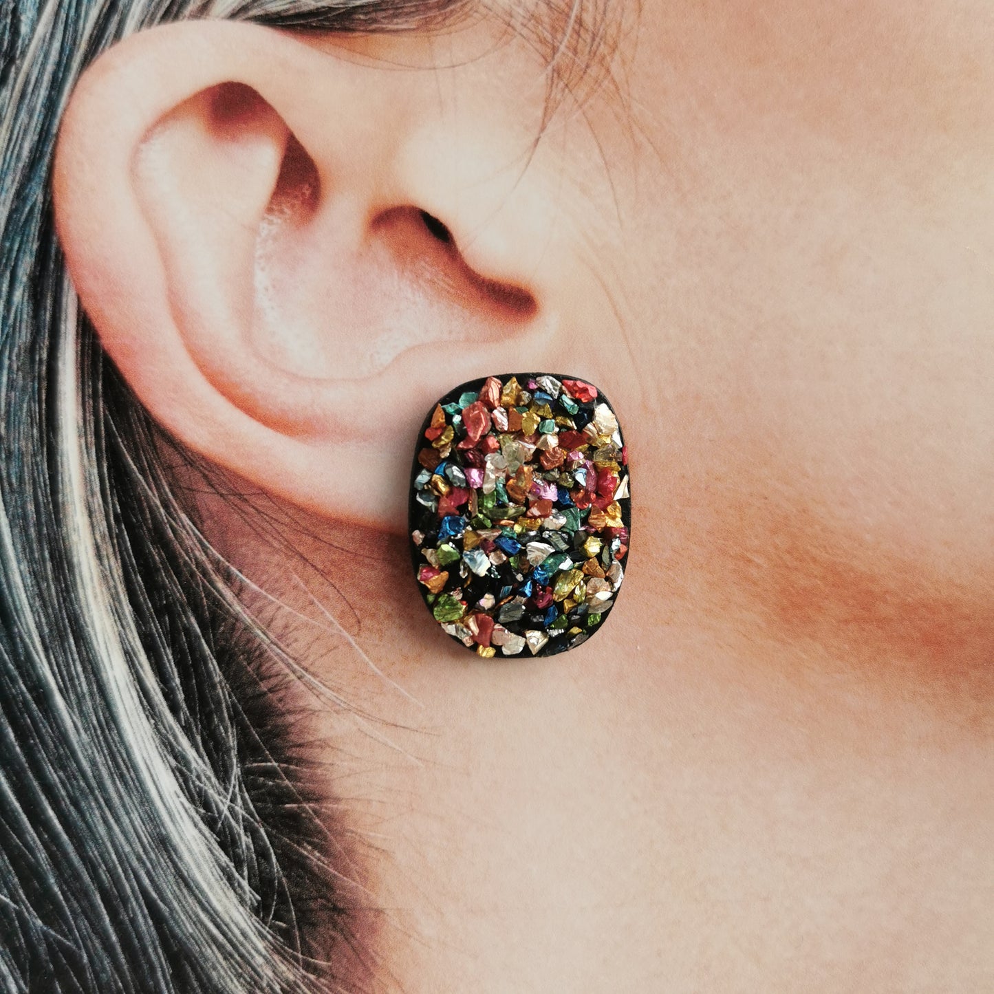 Crushed glass stud earring