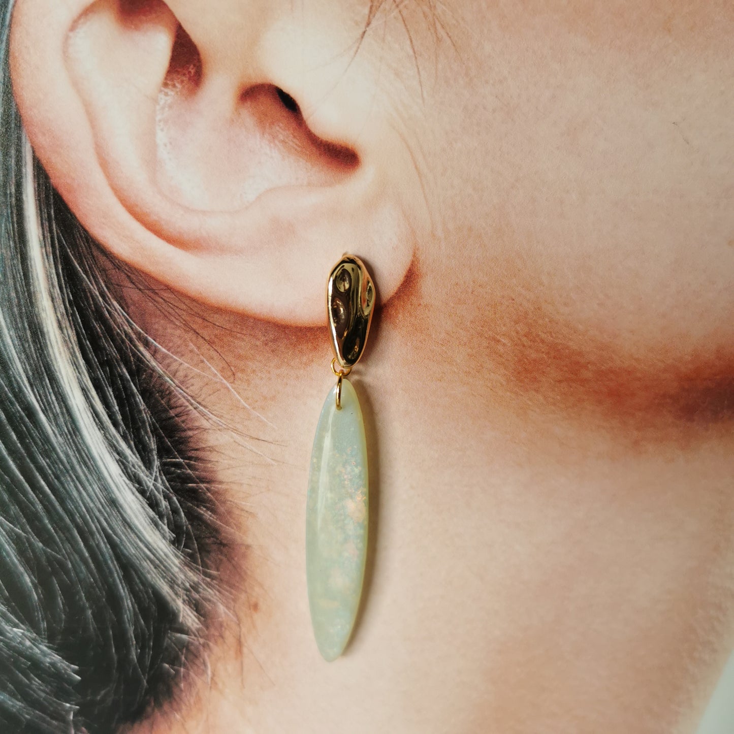 'serenity' opal hanger