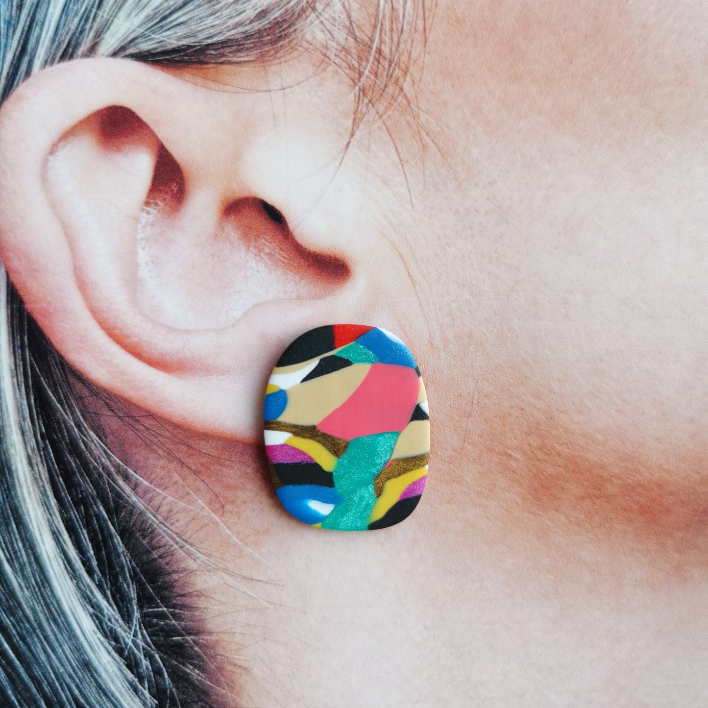 Multicolour studs