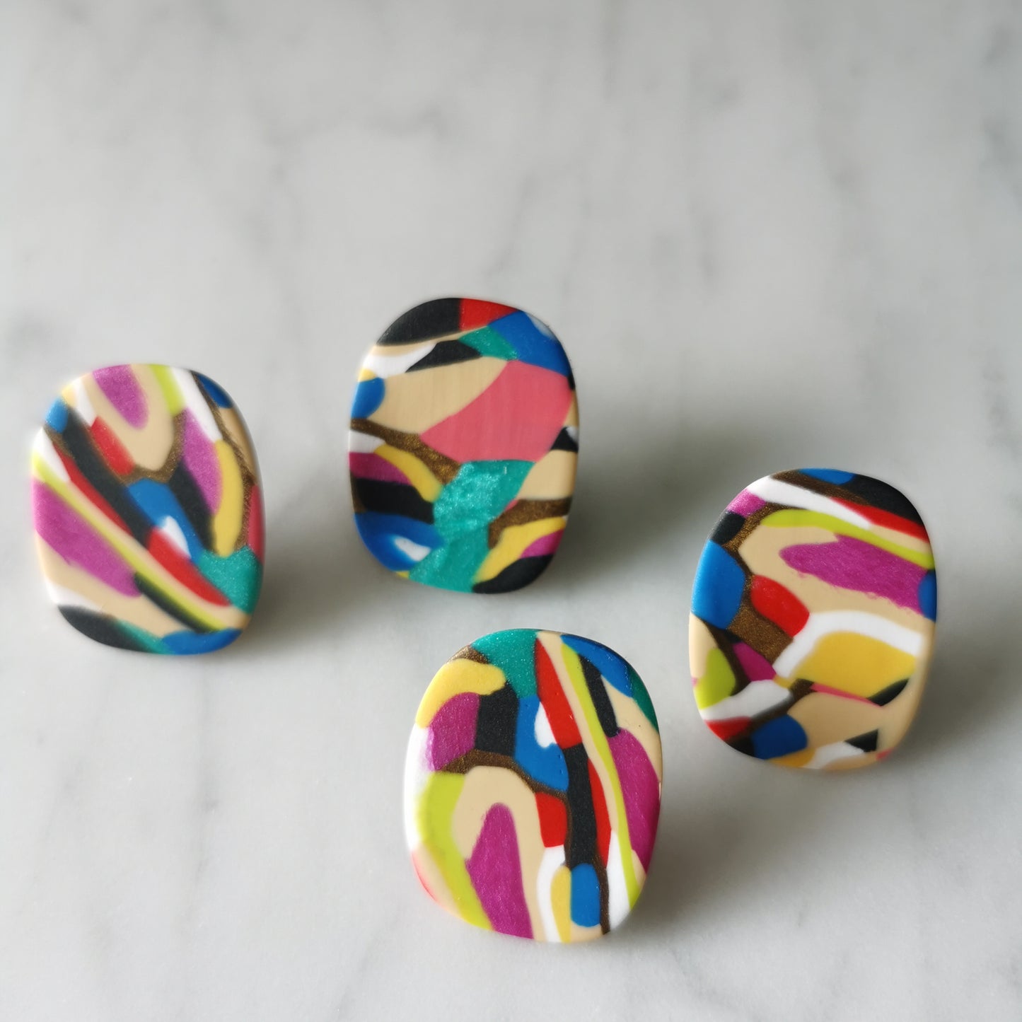 Multicolour studs