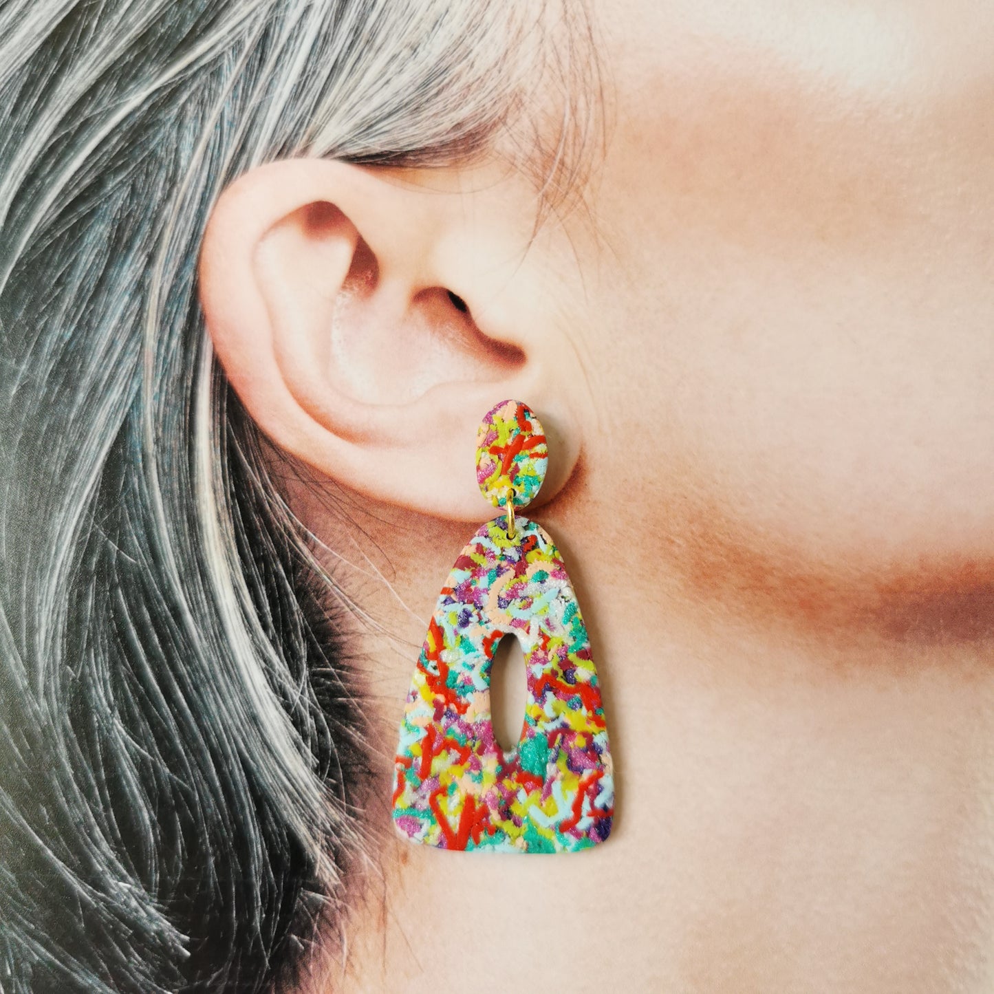 Sprinkle statement hanger