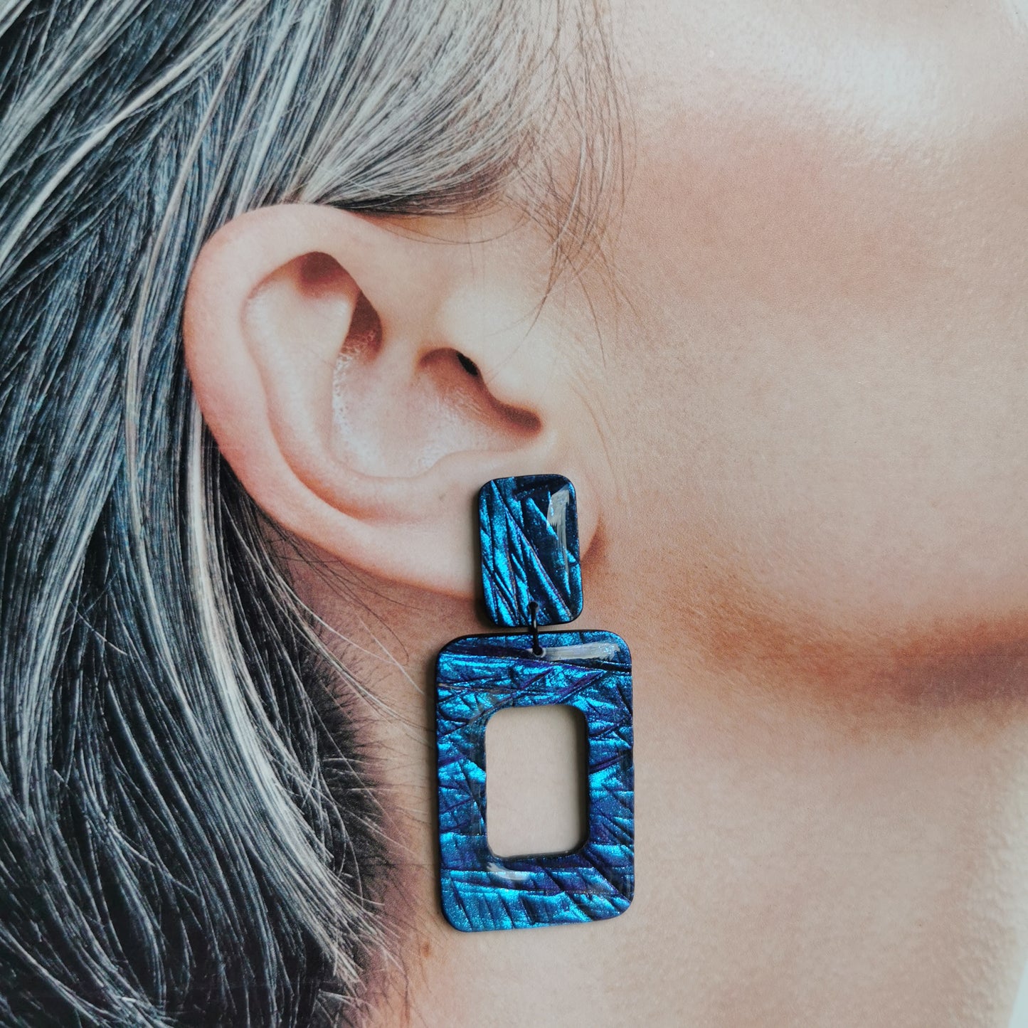 Colorshift square hangers