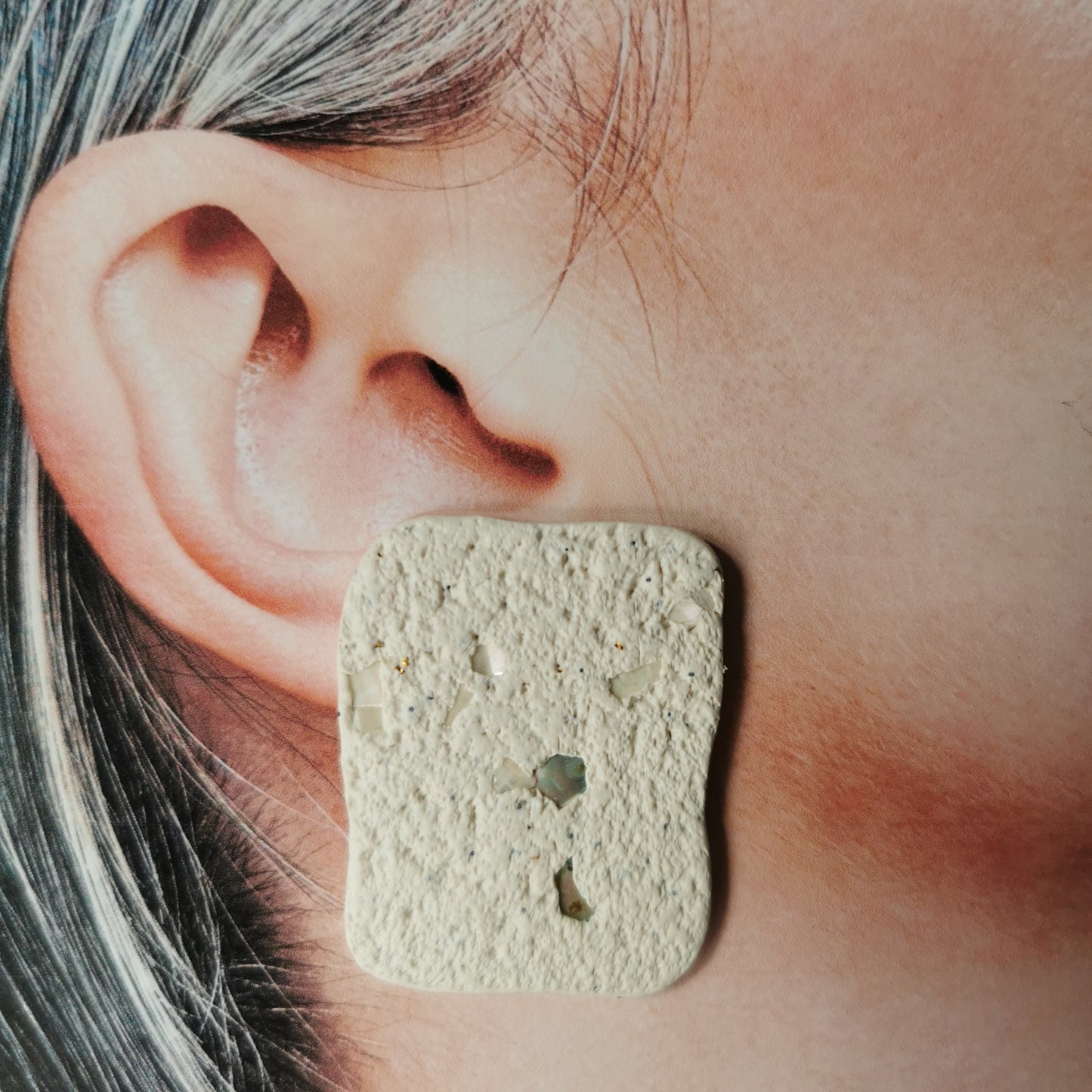 Sandstone statement stud