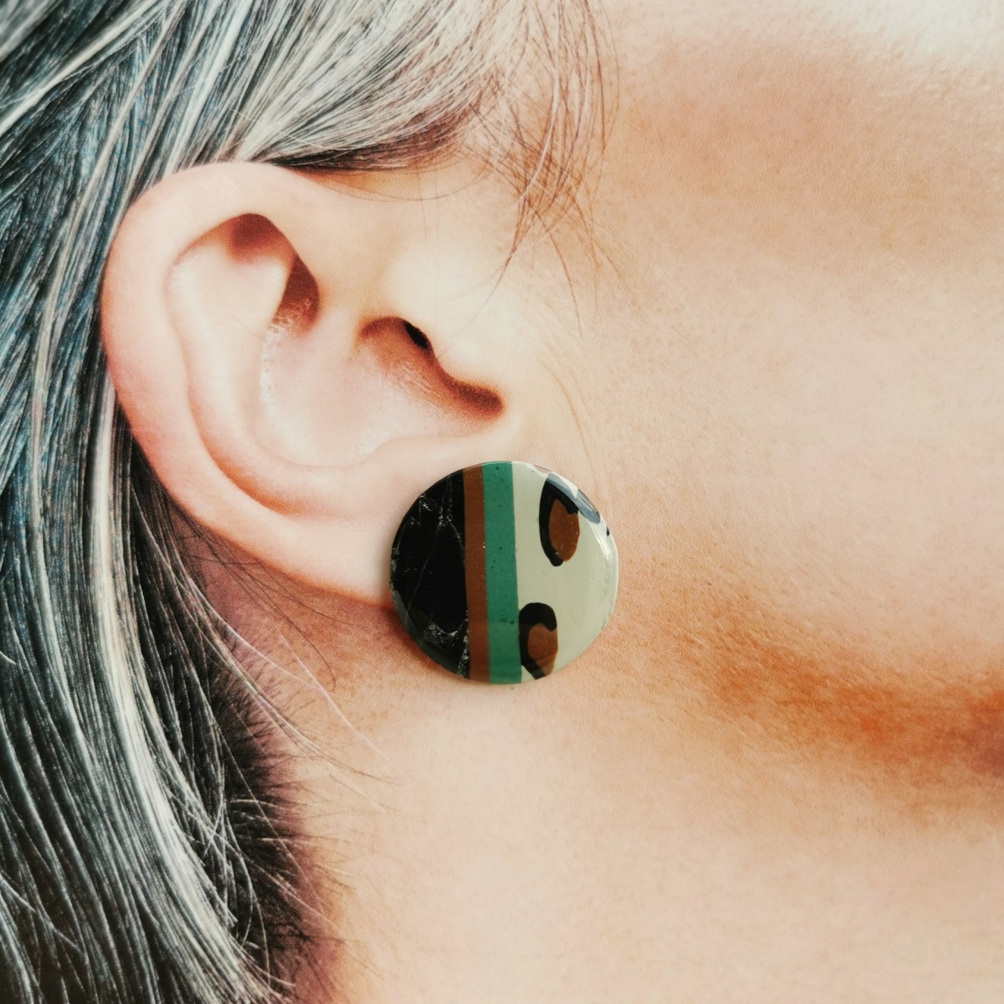 'Jungle' stripe stud