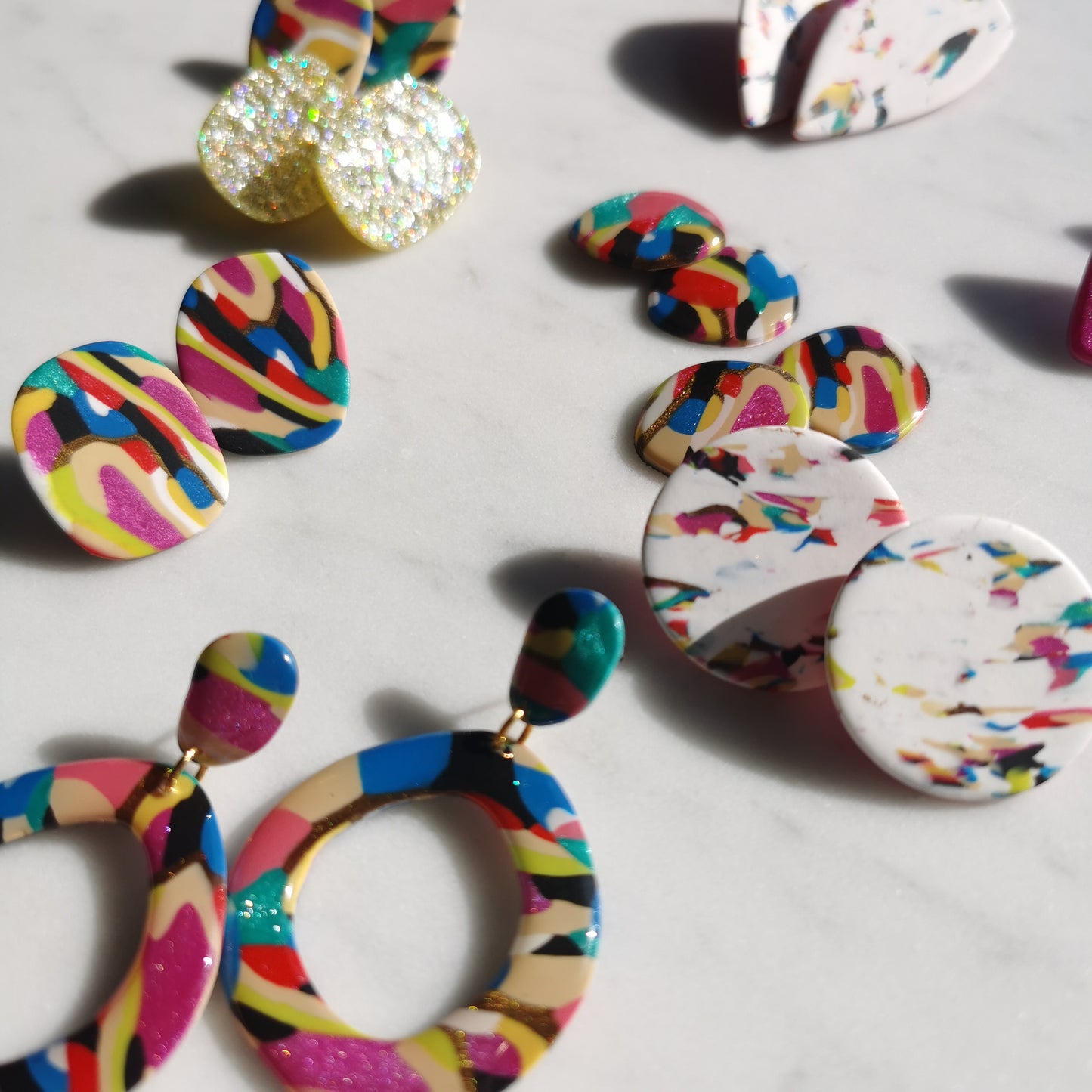 Multicolour studs