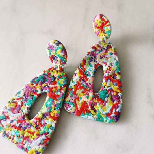 Sprinkle statement hanger