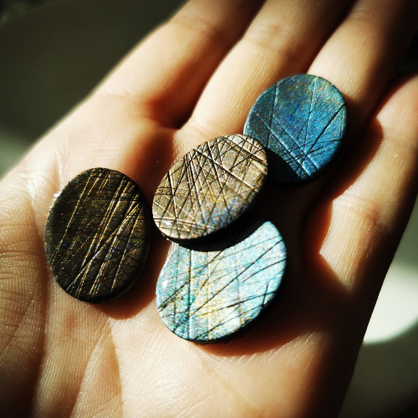 labrodoriet oval stud.