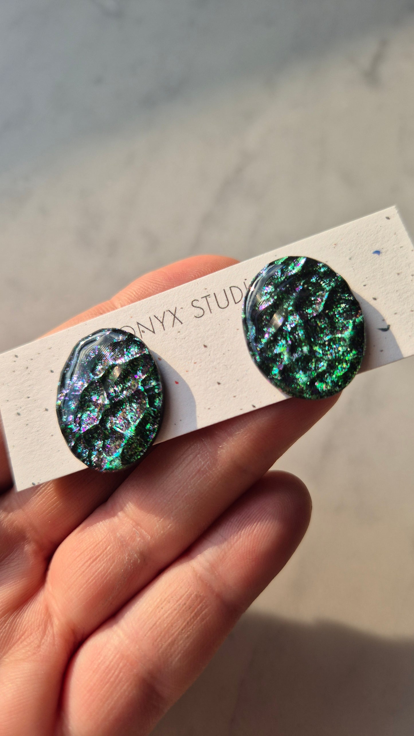 Chameleon oval stud
