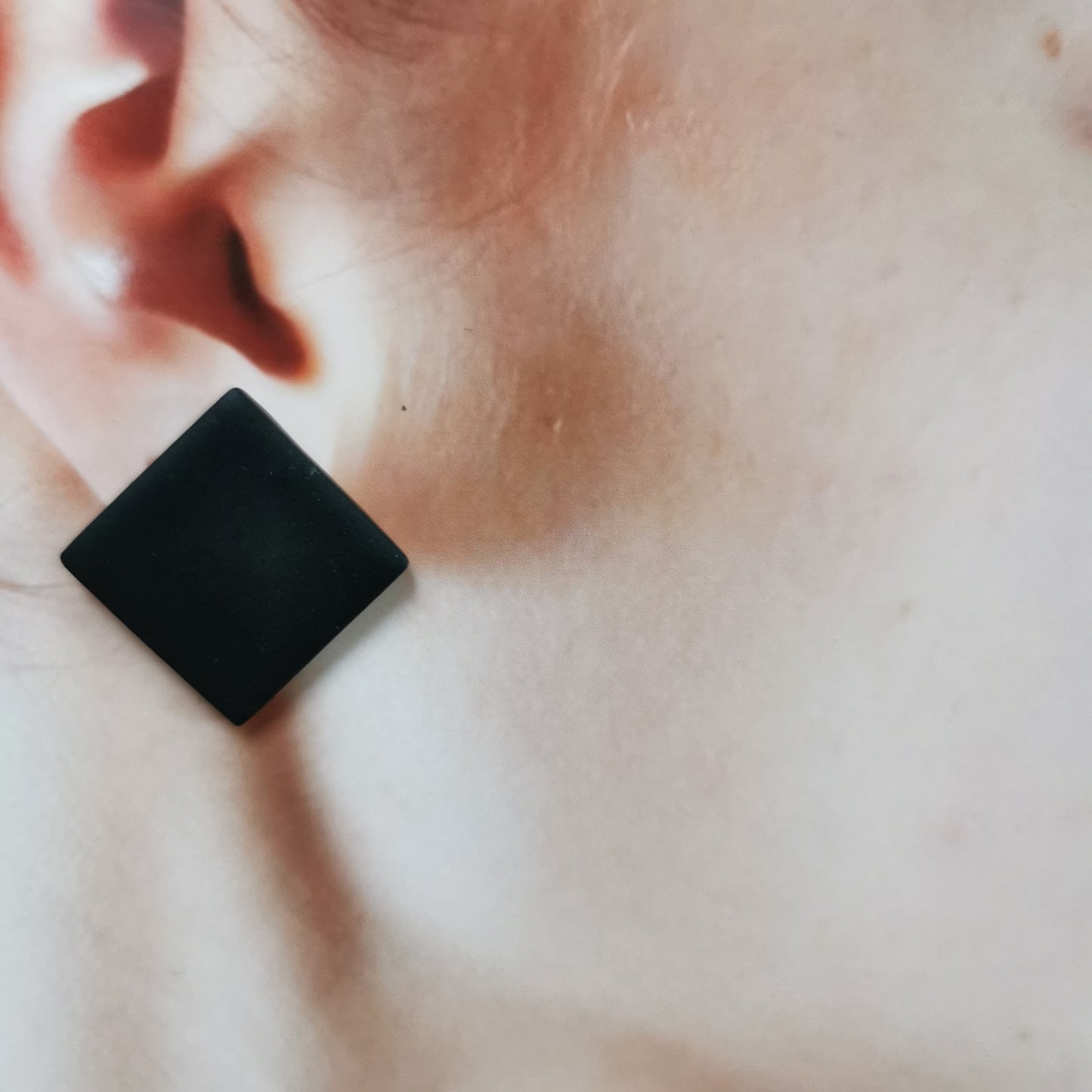 Simple square stud