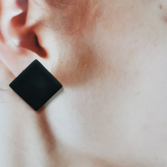 Simple square stud