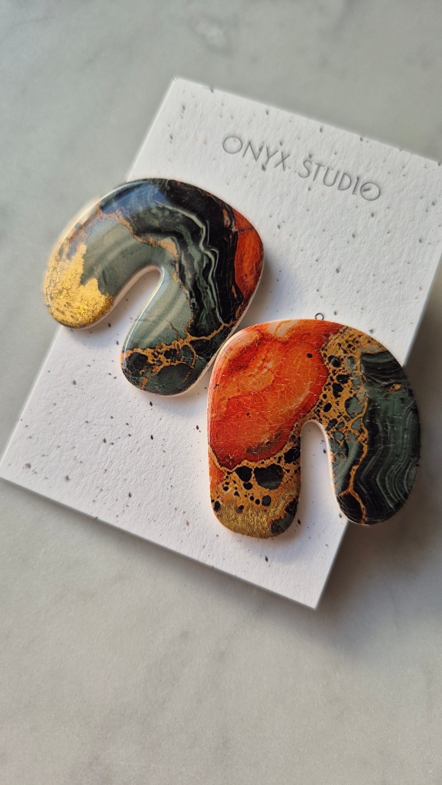 Bold arch statement stud