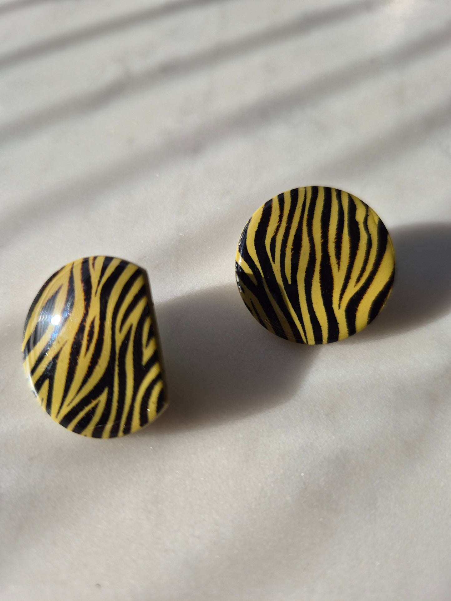 ´zebra´ studs