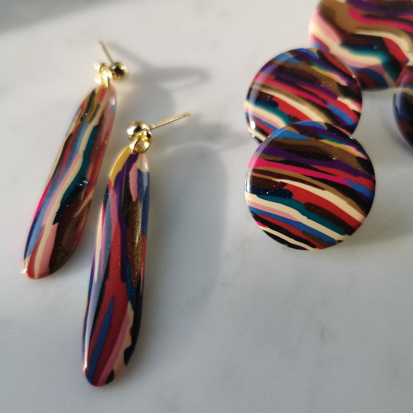 Swirl dangles