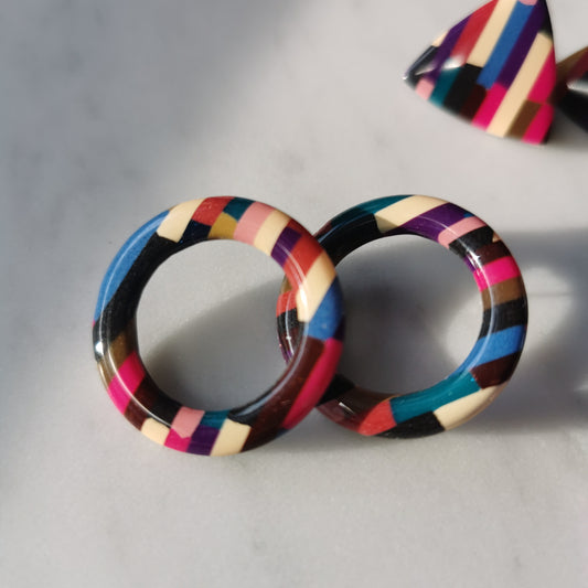 Striped circle stud