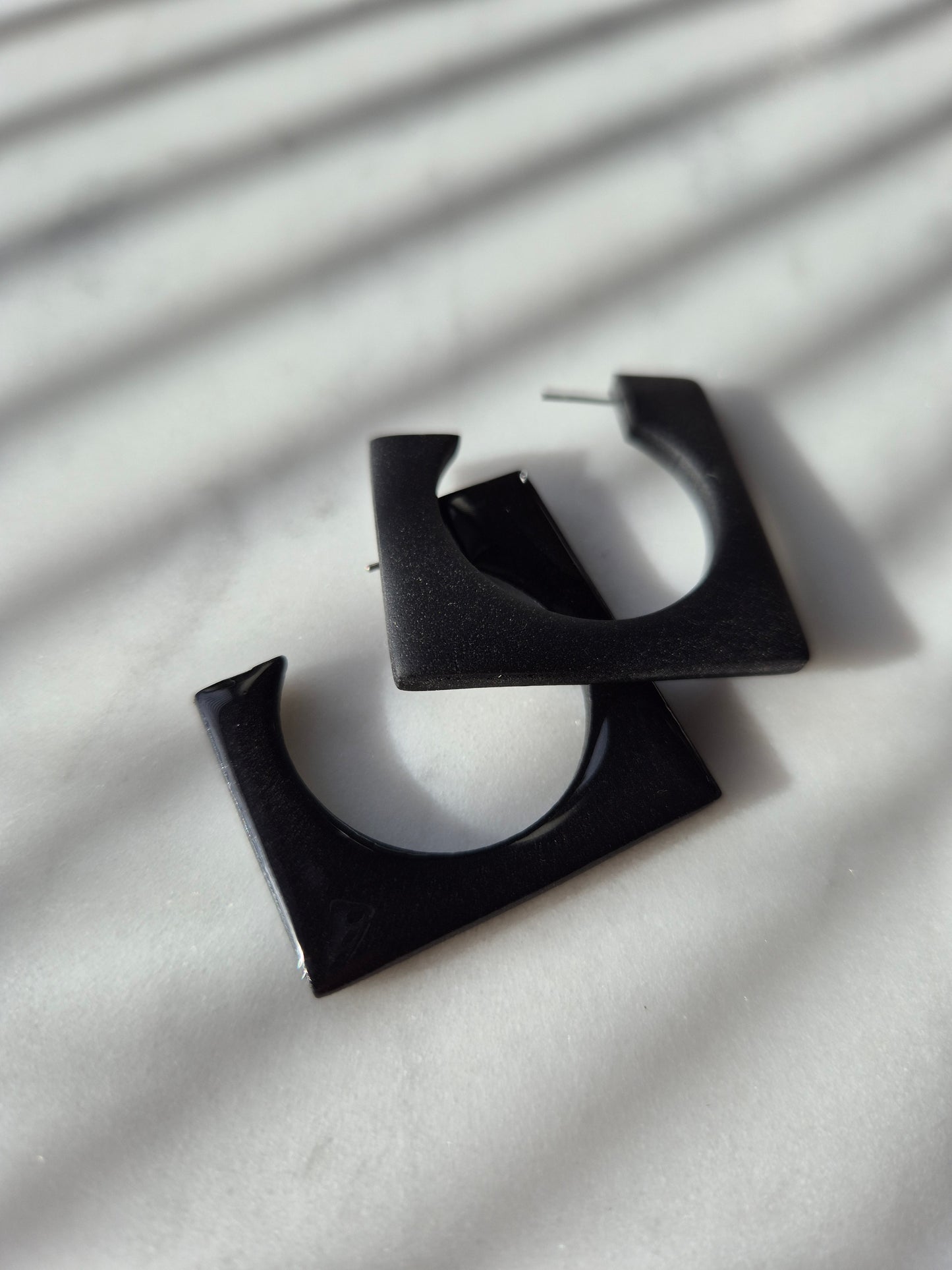 ´Square´ hoop stud