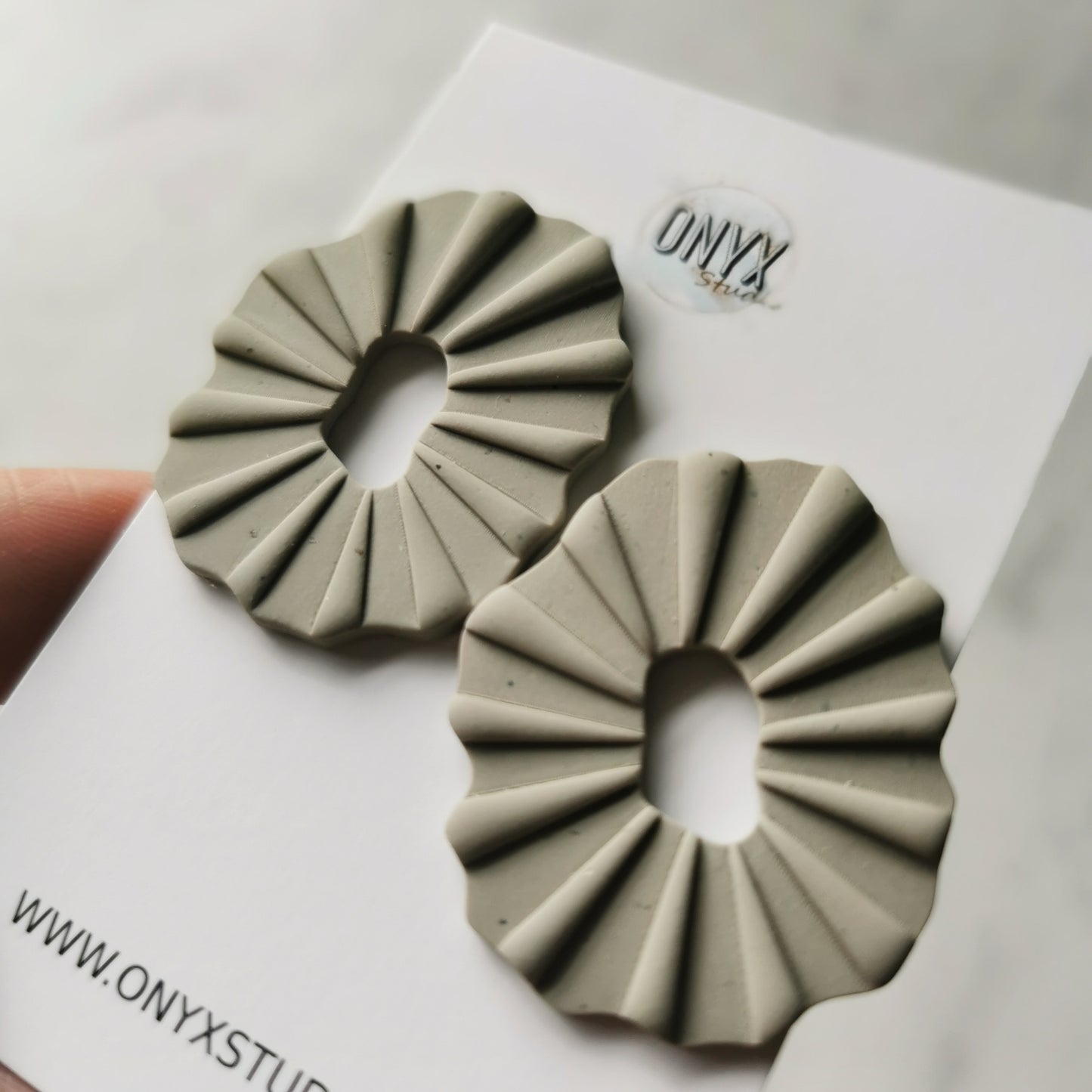 Waaier statement stud