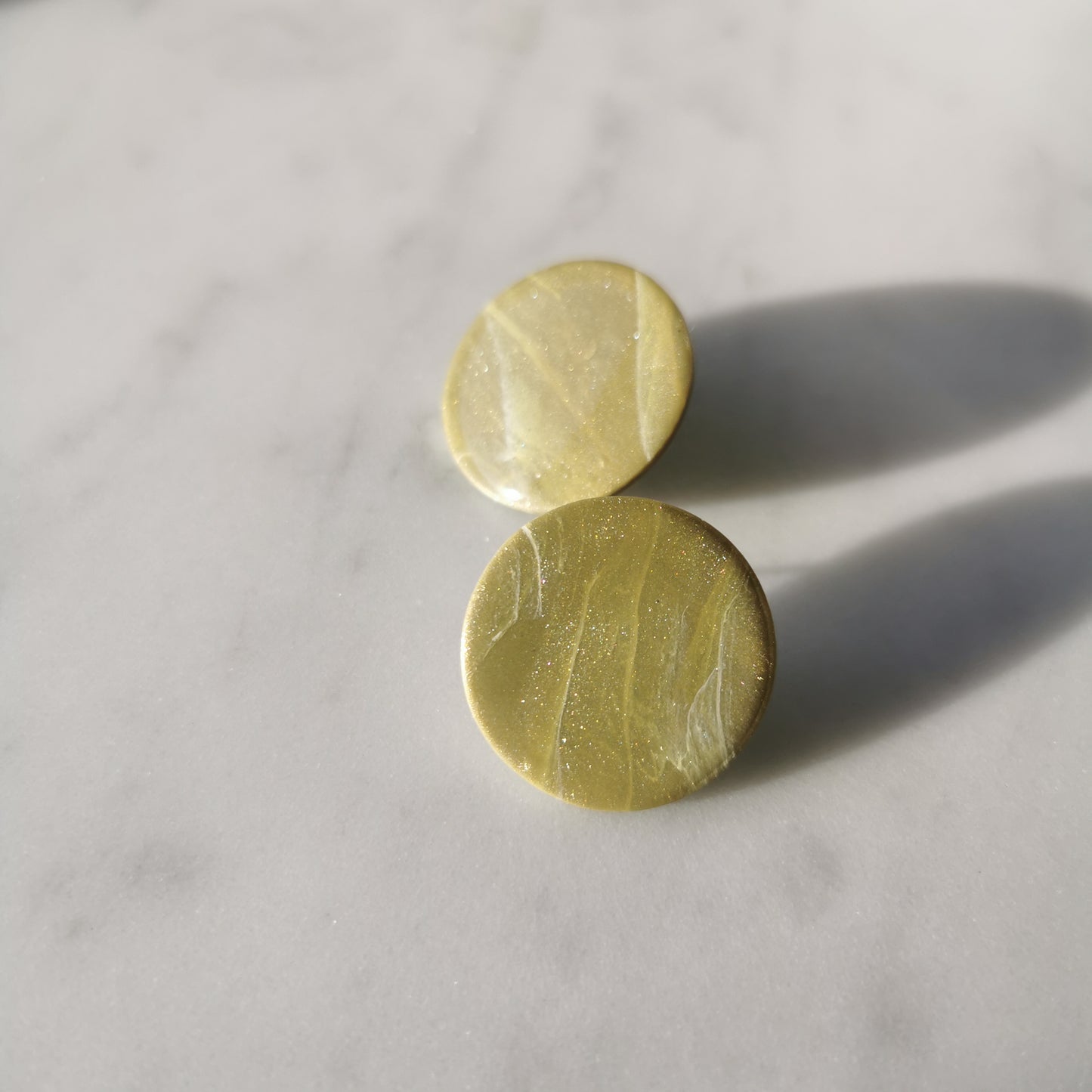 Chartreuse stud