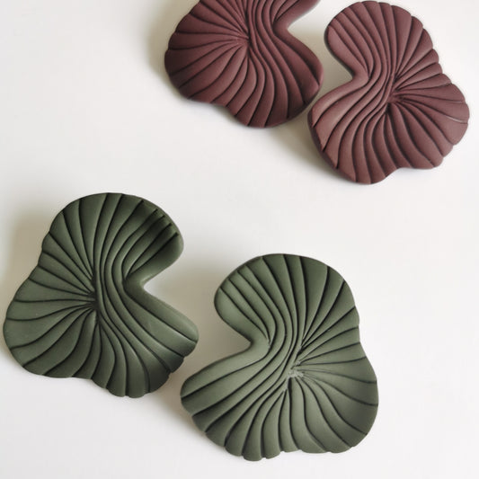 FALL leaf statement stud