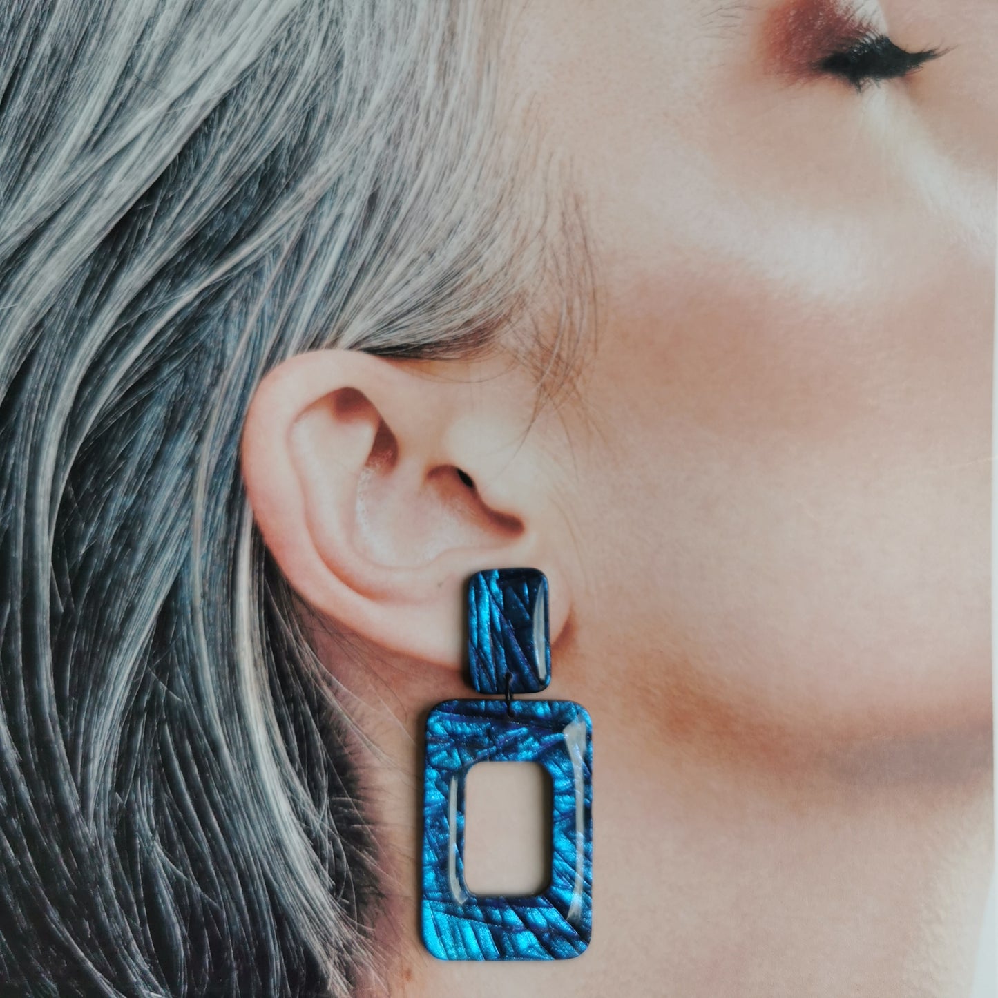 Colorshift square hangers