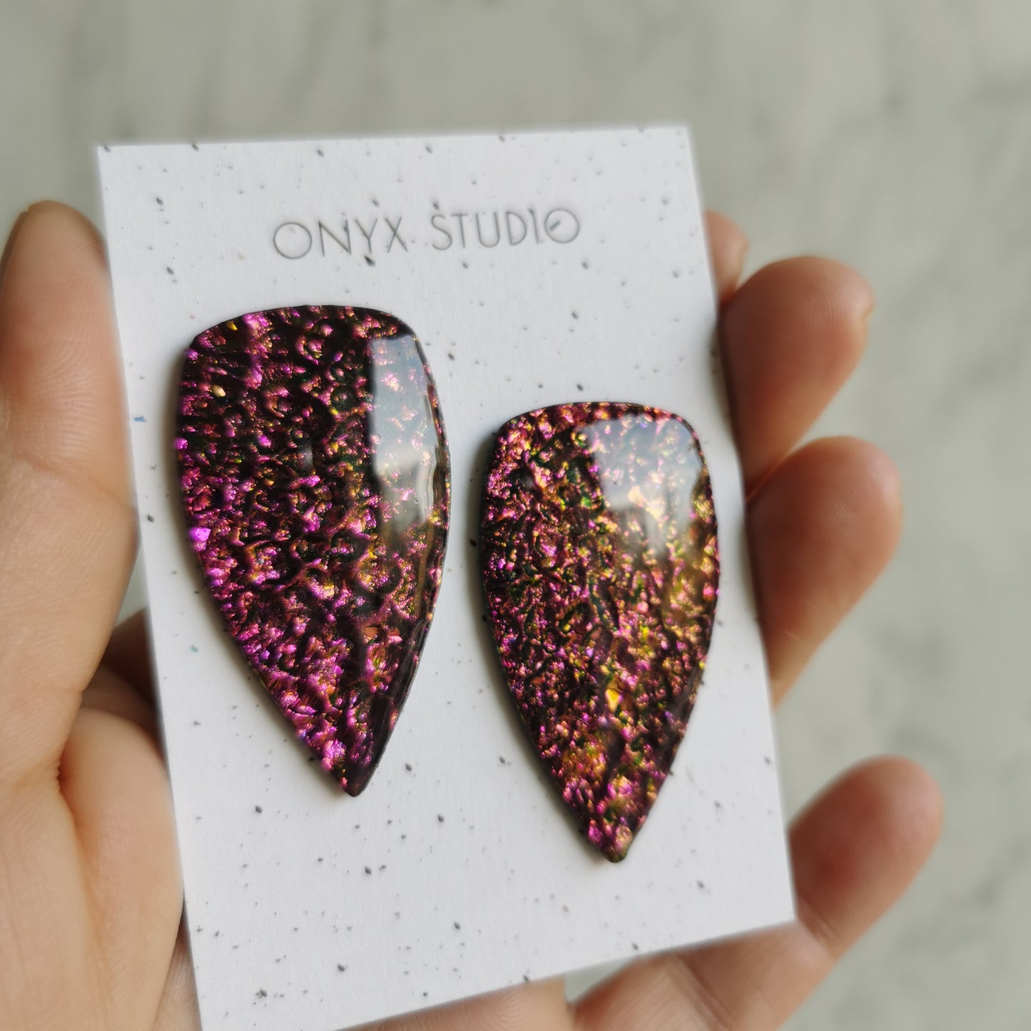 Chameleon dagger maxistud