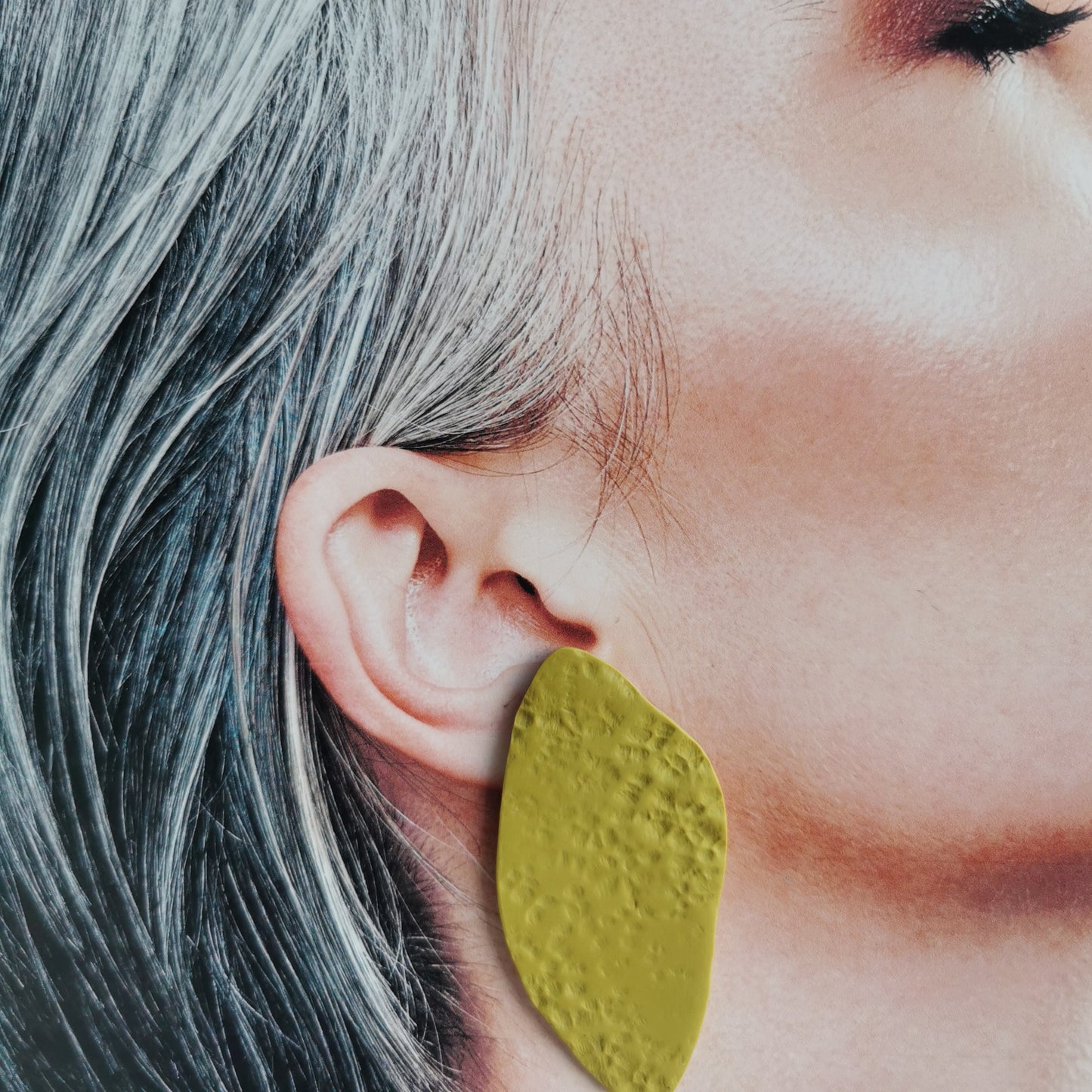 Textured big statement stud