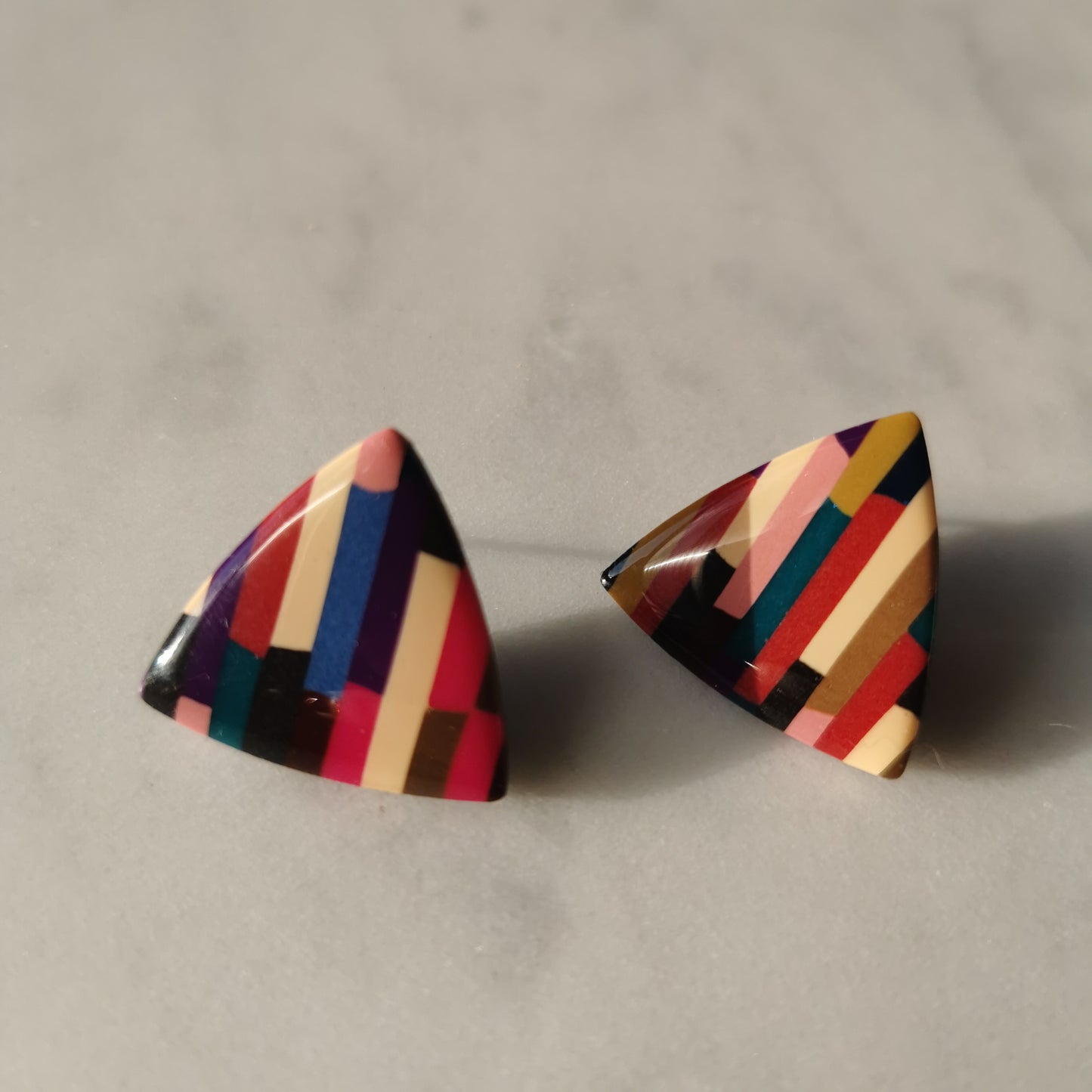 Striped triangle studje