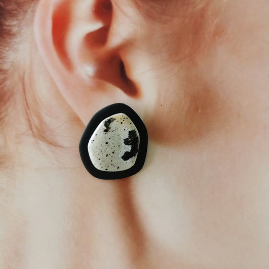 Dalmatian stud oorbel