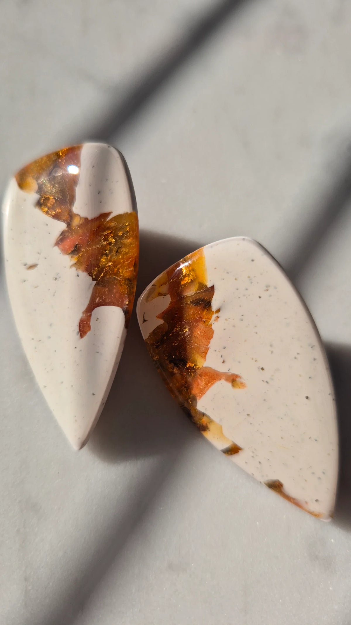Amber dagger