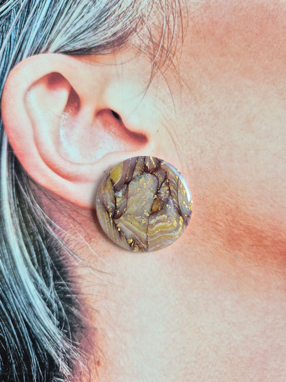 Pink moss stud