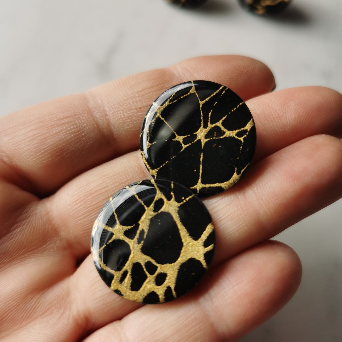 Kintsugi stud
