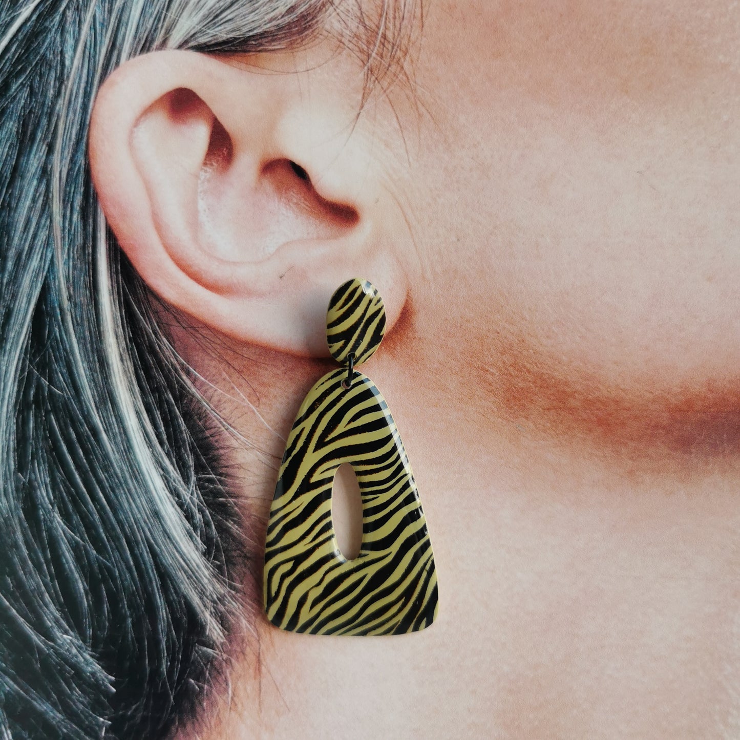 ´Zebra´ statement hanger