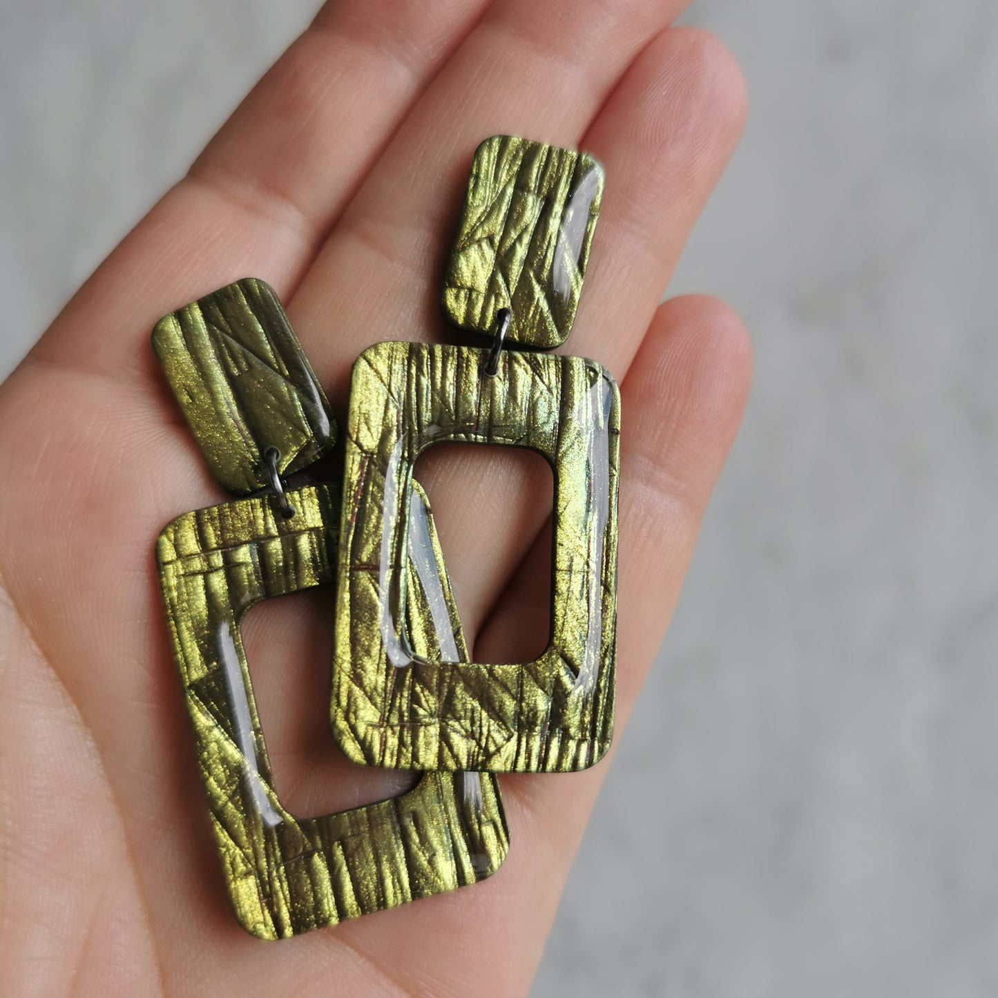 Colorshift square hangers