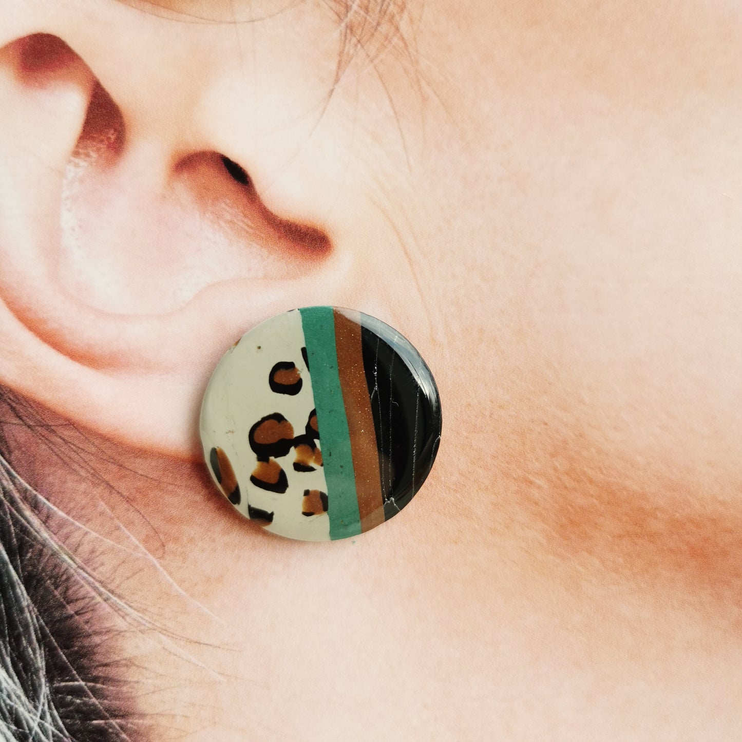 'Jungle' stripe stud