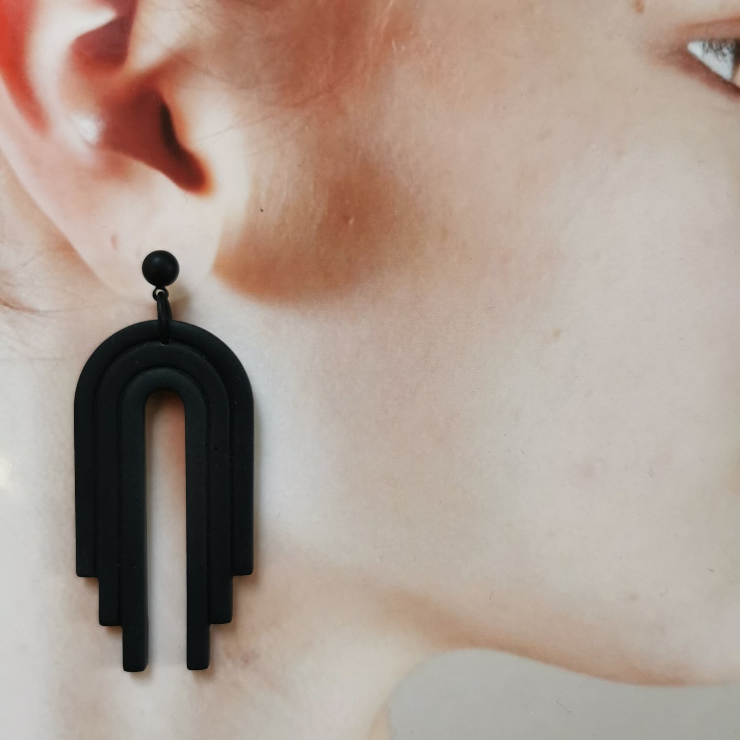 Arch dangles