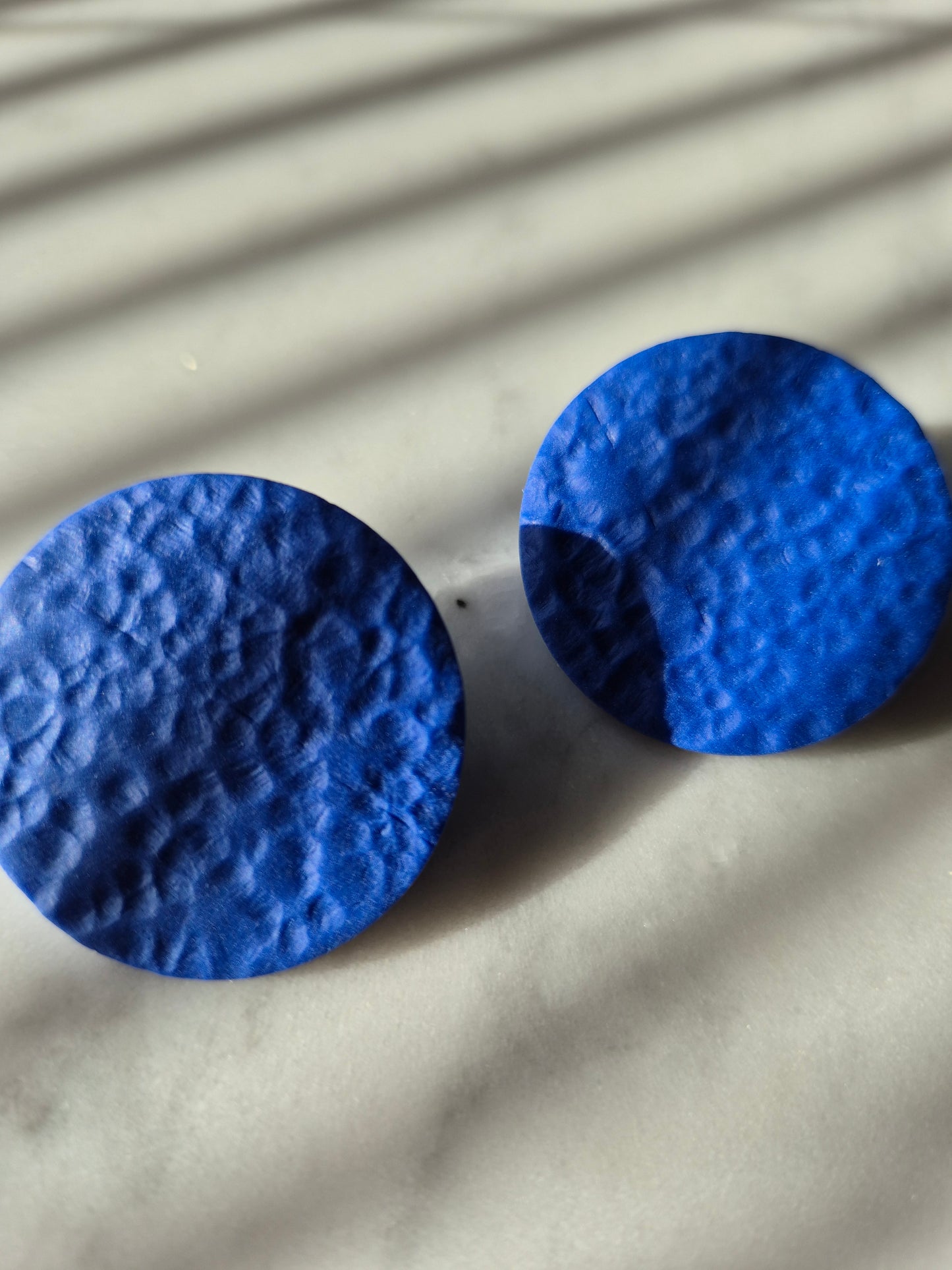 ´Textured´ maxistud