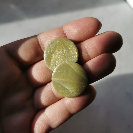 Chartreuse stud